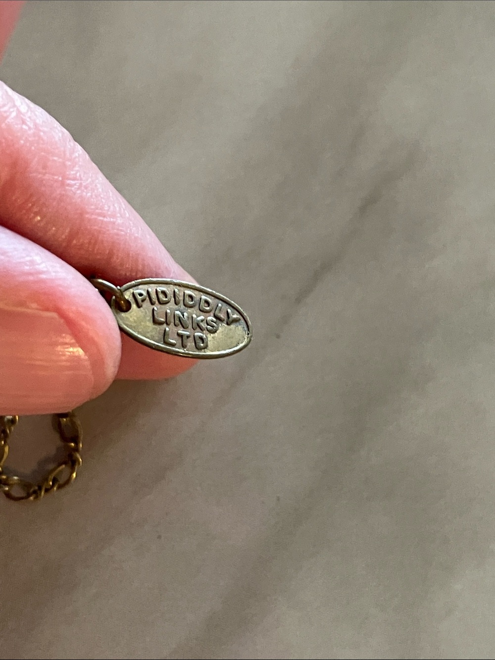 Vintage Piddiddly Links Ltd Floral Oval Photo Locket Necklace Gold Tone Romantic - Picture 4 of 7